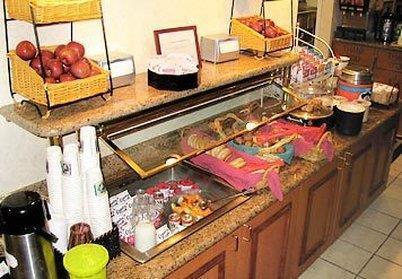 Gatehouse Suites East Lansing Restaurant foto