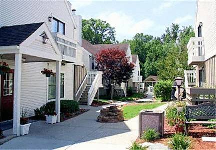 Gatehouse Suites East Lansing Exterior foto